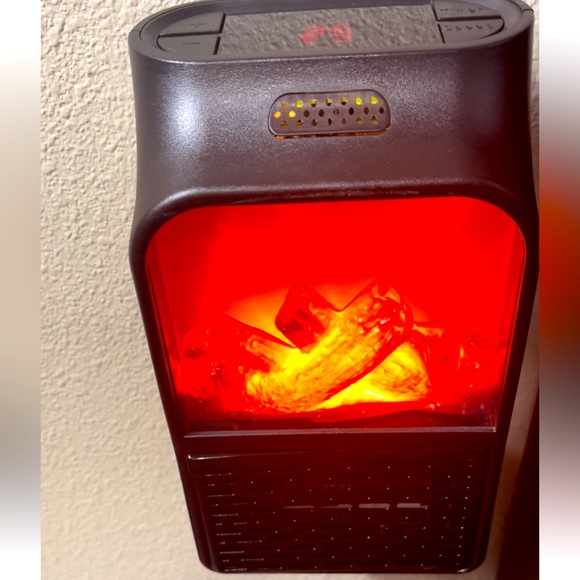 Flame Heater: “900 Watt/100V” Mini Electric Plug-In Wall Heater w/Remote Control - Picture 3 of 17